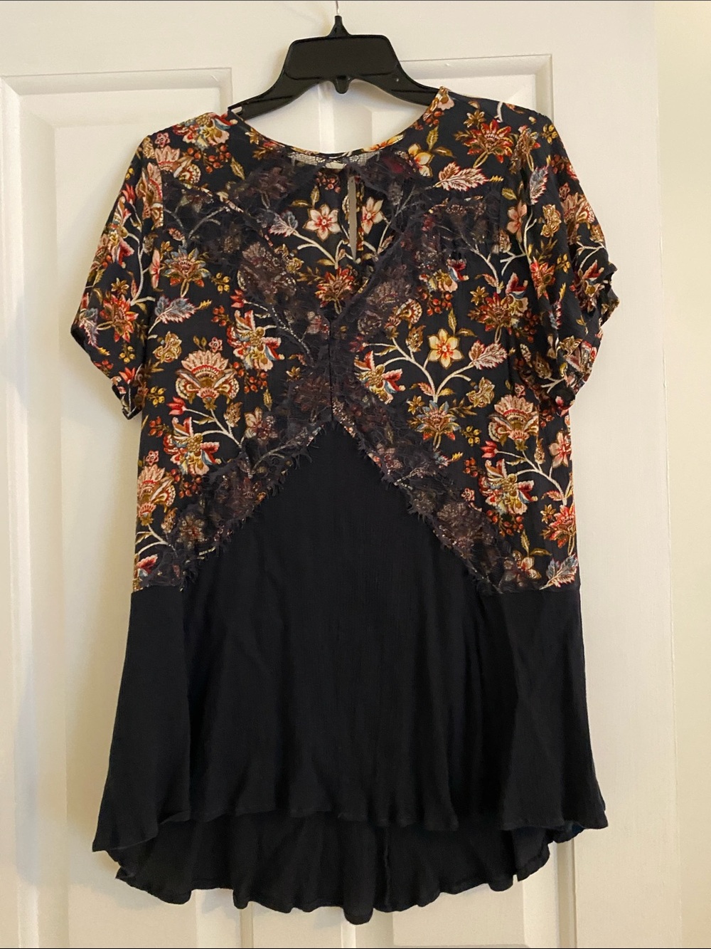 Daytrip Black Floral Lace-Trim Tunic Top